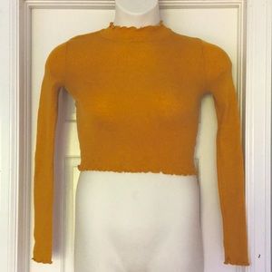 Forever 21 Gold cropped sweater, Size M